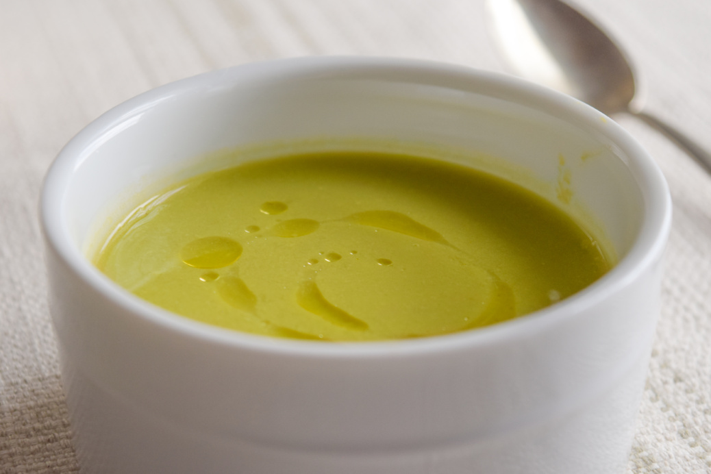 Creamy Asparagus Pea Soup